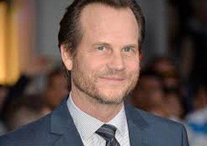 وفاة الممثل الأميركي باكستون عقب عملية جراحية