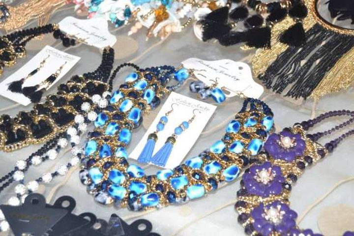 مشغولات يدوية بأيدي سجينات عراقيات