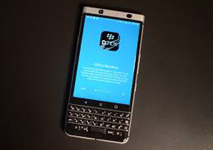 هاتف بلاك بيري يعود من جديد