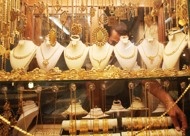 80 طناً من الذهب بحوزة المواطنين
