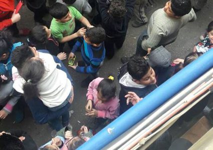 يعقوب شاهين يزور المخيمات الفلسطينية في لبنان