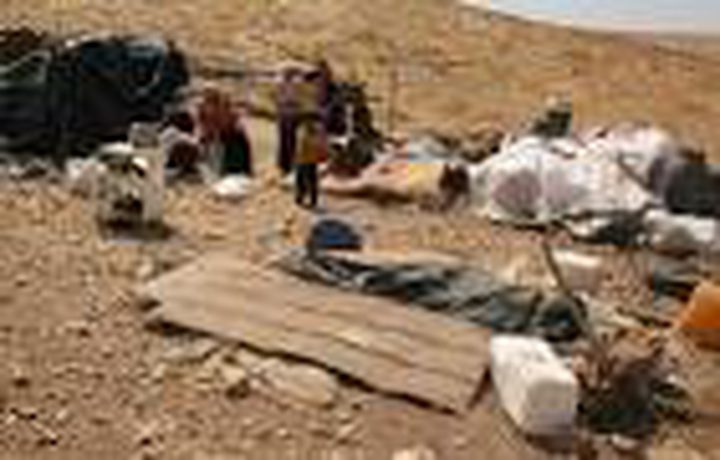 اخطارات هدم مساكن في كردلة وخربة الدير بالأغوار