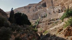 بالصور: جمال مدينة القمر