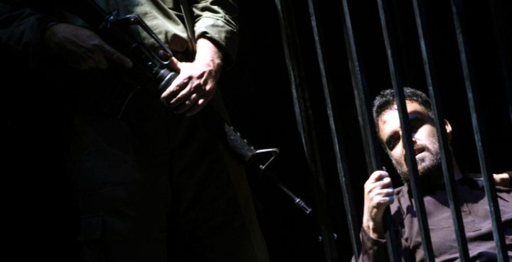 الأسير أبو الليل يستمر بالإضراب حتى تحقيق مطالبه