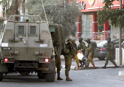 اصابات بمواجهات مع الاحتلال واقتحام نحالين غرب بيت لحم