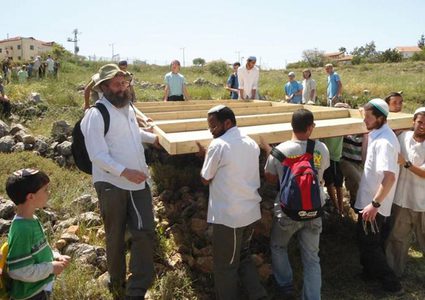 مستوطنون ينتشرون بـ"ترسلة" المخلاة جنوب جنين