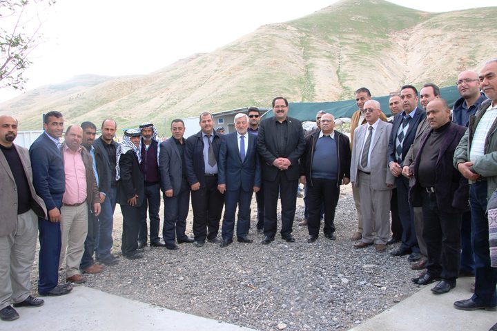 زراعة الاشجار في مدرسة بدو الكعابنة في أريحا