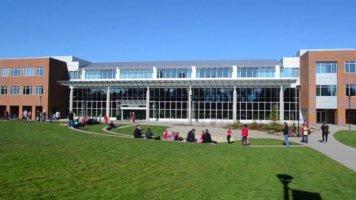 إخلاء جامعة في كندا بعد تهديد طلاب مسلمين