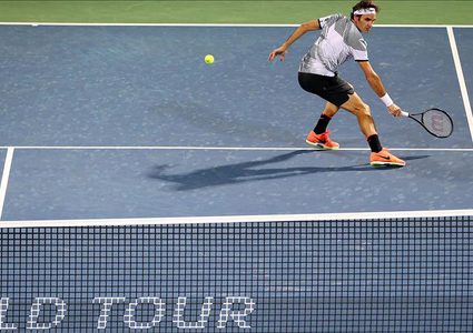 فيدرير يودع بطولة دبي الدولية