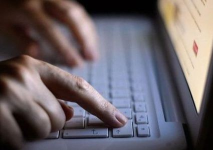 طرق اكتشاف الأخبار الكاذبة على"الانترنت"