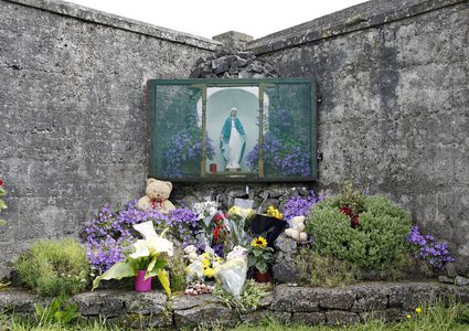 800 جثة لأطفال في مقبرة سرية في إيرلندا