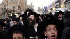 مسيرة للحرديم تنتهك  حرمة سبتهم في القدس