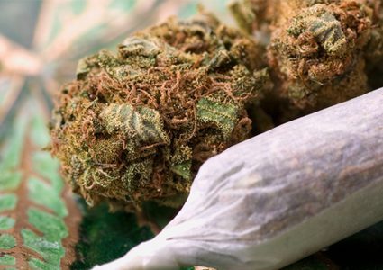 إسرائيل تصادق على قانون تسهيل تدخين الماريجوانا