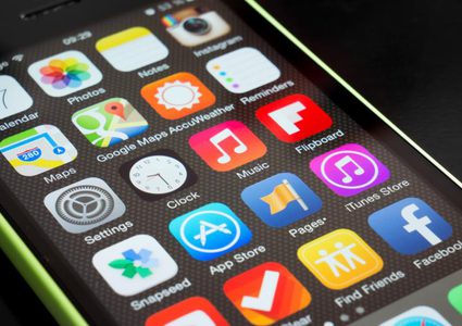 مسنة يابانية تنشئ تطبيقا ترفيهيا لكبار السن