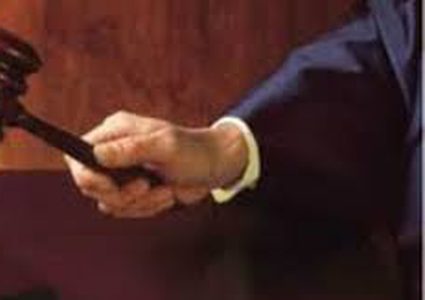 الحكم بسحن شخصين لقيادتهما مركبات غير قانونية