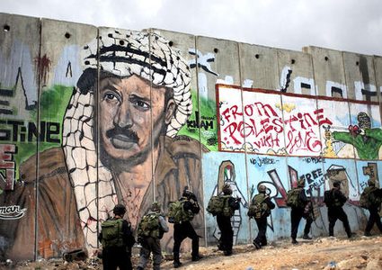 12 عاماً وما زال عرفات يؤرقهم !