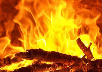 أحرق زوجته حية.. بسبب صورة "سيلفي"!