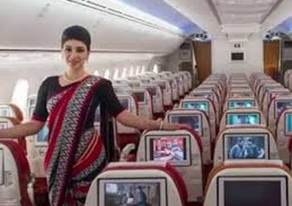 طاقم نسائي كامل لرحلة طيران في الهند