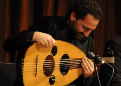 نصير شمة يرد على  حقيقة مصافحته للسفير الإسرائيلي