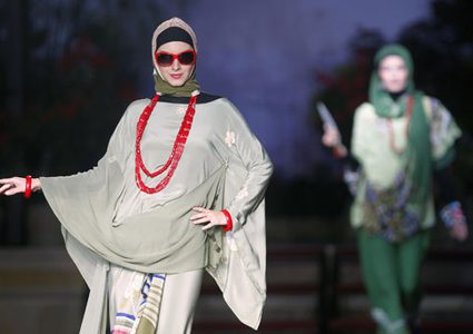 مكاسب بالمليارات من ملابس المحجبات عالميا