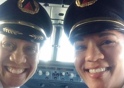 إمرأتان من أصل افريقي تدخلان عالم الطيران