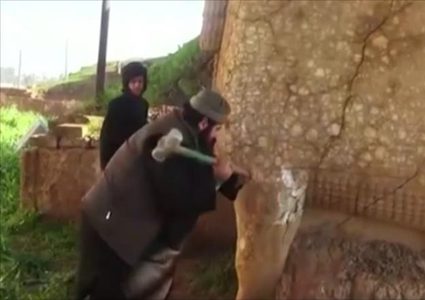 "تنظيم الدولة" حوّل متحف الموصل الى كومه من الحجارة