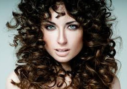 أخطاء تقع فيها صاحبات الشعر المجعد