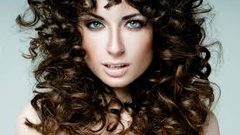 أخطاء تقع فيها صاحبات الشعر المجعد