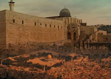 الفلسطينيون: من يزعجه الآذان عليه العودة لأوروبا