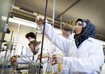 "التضامن الدولية" تطالب بإنصاف المرأة