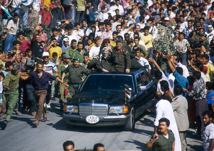 عكاوي يشتري سيارة الراحل ياسر عرفات