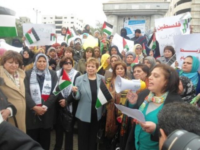 نساء غزة ... رحلة معاناة جراء الانقسام