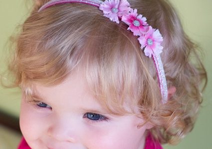 ما هي الإكسسوارات المناسبة لطفلتك؟