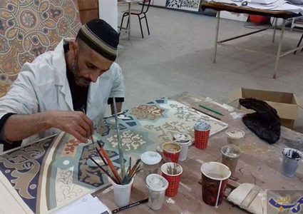 فنان جزائري يعمل على إعادة الحياة الى القسنطينة