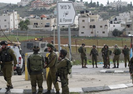 الإحتلال يمدد فترة إغلاق الضفة وغزة