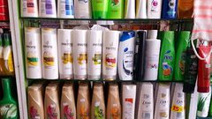 تجربة تظهر نتائج شراء أنواع الشامبو الرخيصة