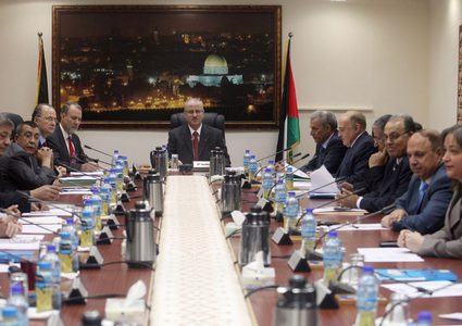 حكومة الوفاق: ملتزمون بتقديم كافة الخدمات لقطاع غزة