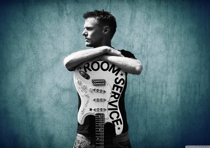 براين أدامز  يحيي حفلاً كبيراً في بيروت