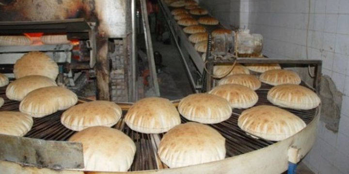 "خبز الشعب" ... بين قرارين ورفضين