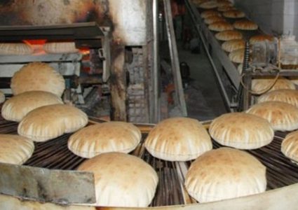 "خبز الشعب" ... بين قرارين ورفضين