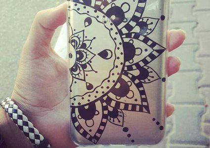 فتاة غزِّية تبدع في فن "الماندالا" الهندي- فيديو