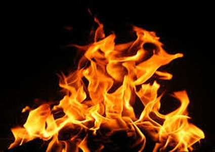 إيطالي يقتل متشردا حرقا