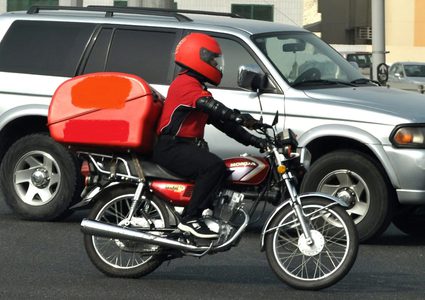 في غزة مكاتب الدليفري وسيلتا نقل ورزق