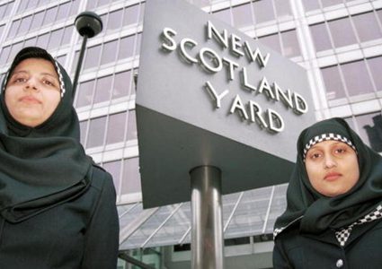 الإتحاد الاوروبي يحظر الحجاب في العمل!