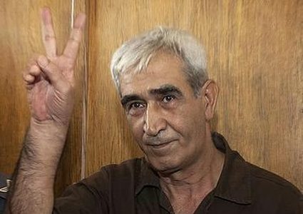 الشوبكي وسعدات يدخلان اعواما جديدة في السجون