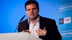عودة يجدد رفض اقتراح ليبرمان في التبادل السكاني