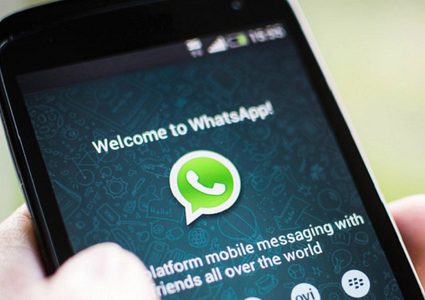 واتساب ينتهك خصوصية المستخدمين