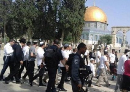 شؤون القدس تحذر من مخاطر اقتحامات الاقصى