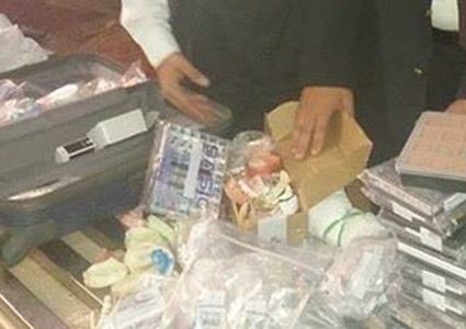 الإسرائيليون يهربون بمليارات الدولارات عبر المطارات