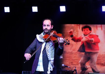 عقد ندوة للفنان رمزي أبو رضوان